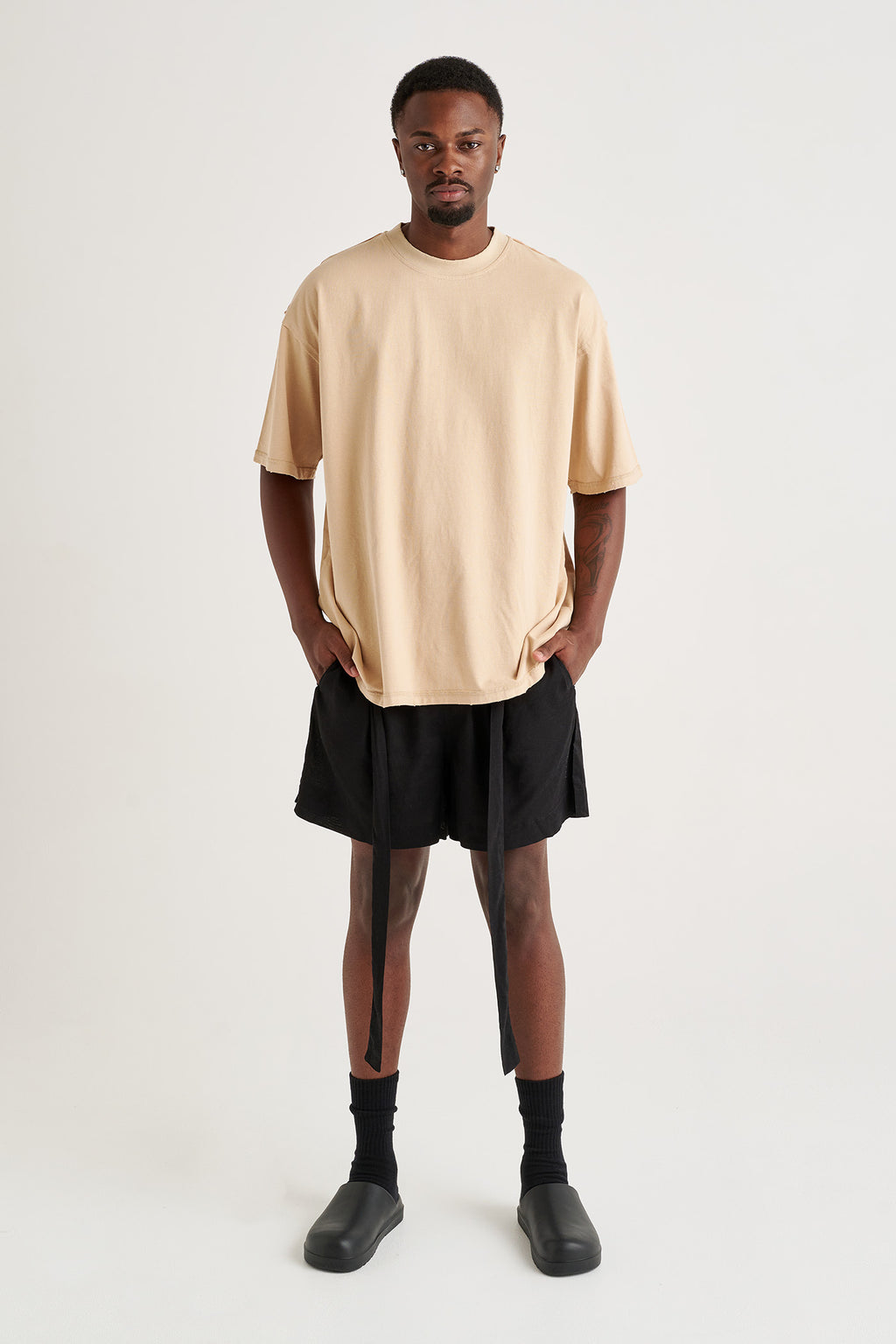 OH SO ESSENTIAL OVERSIZED T-SHIRT
