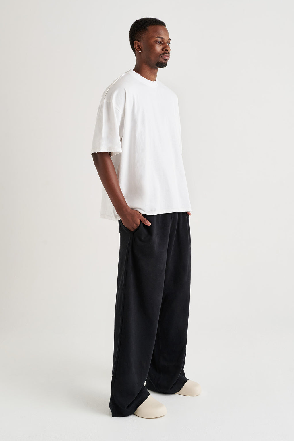OH SO ESSENTIAL OVERSIZED T-SHIRT