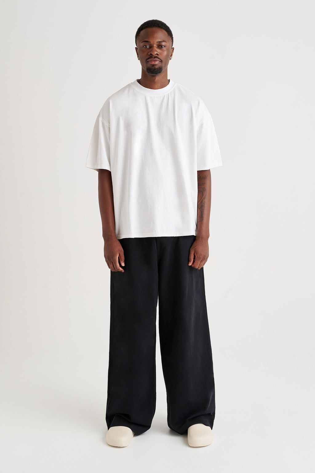 OH SO ESSENTIAL OVERSIZED T-SHIRT