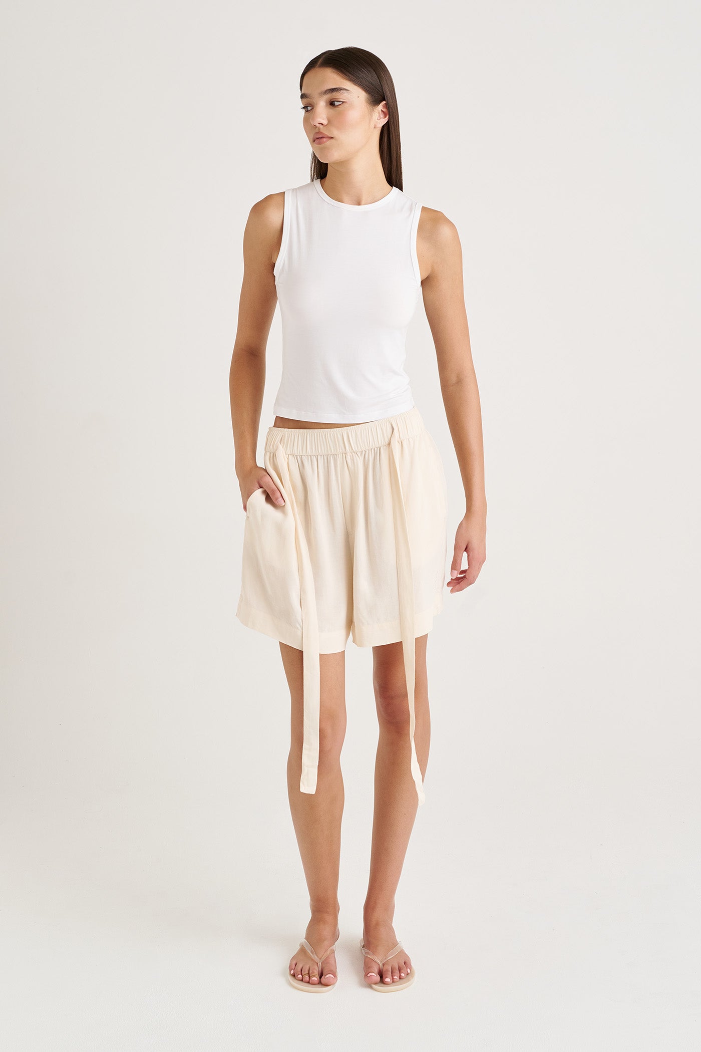 OH SO ESSENTIAL TROPPY TIE SHORTS