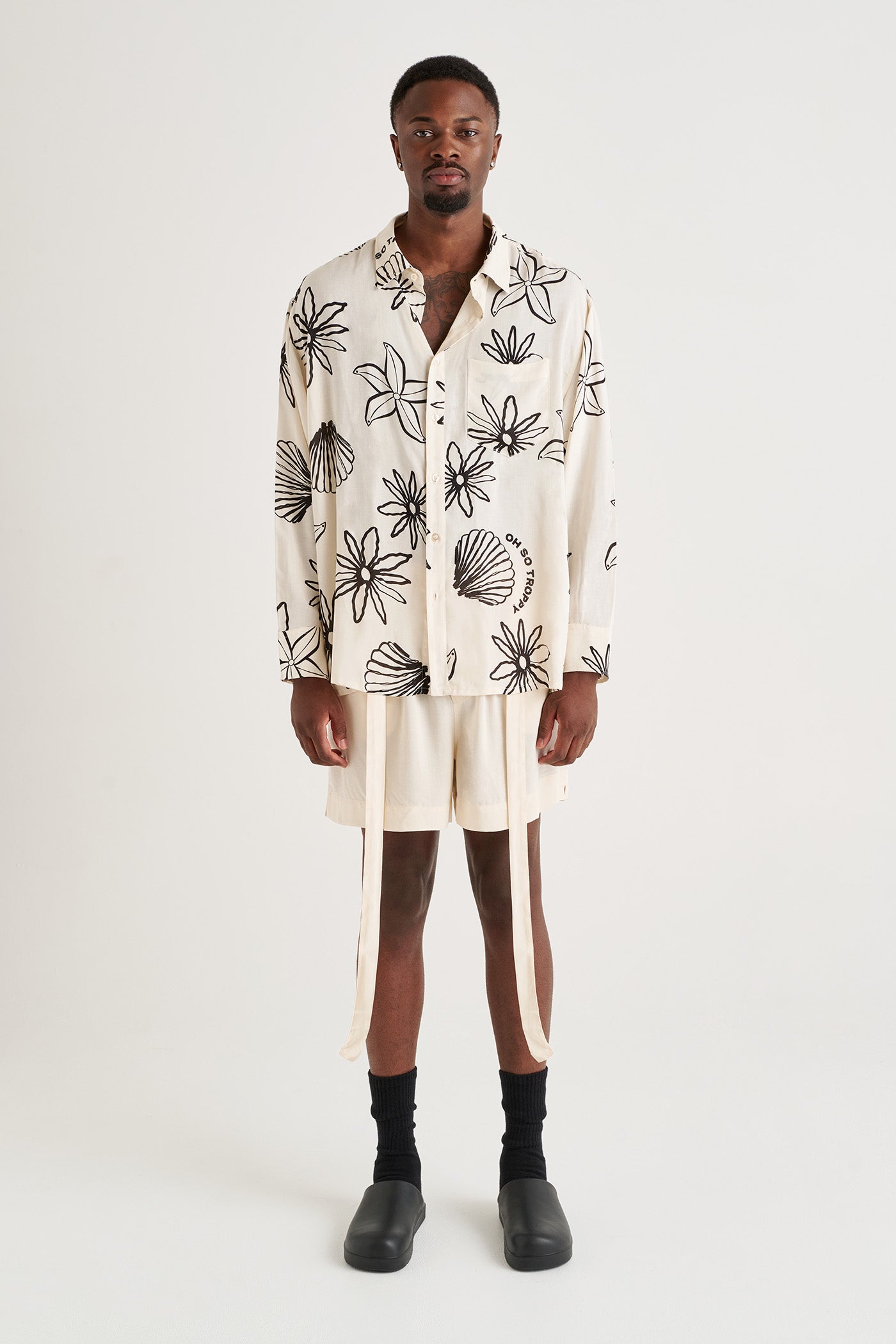 OH SO ESSENTIAL TROPPY TIE SHORTS