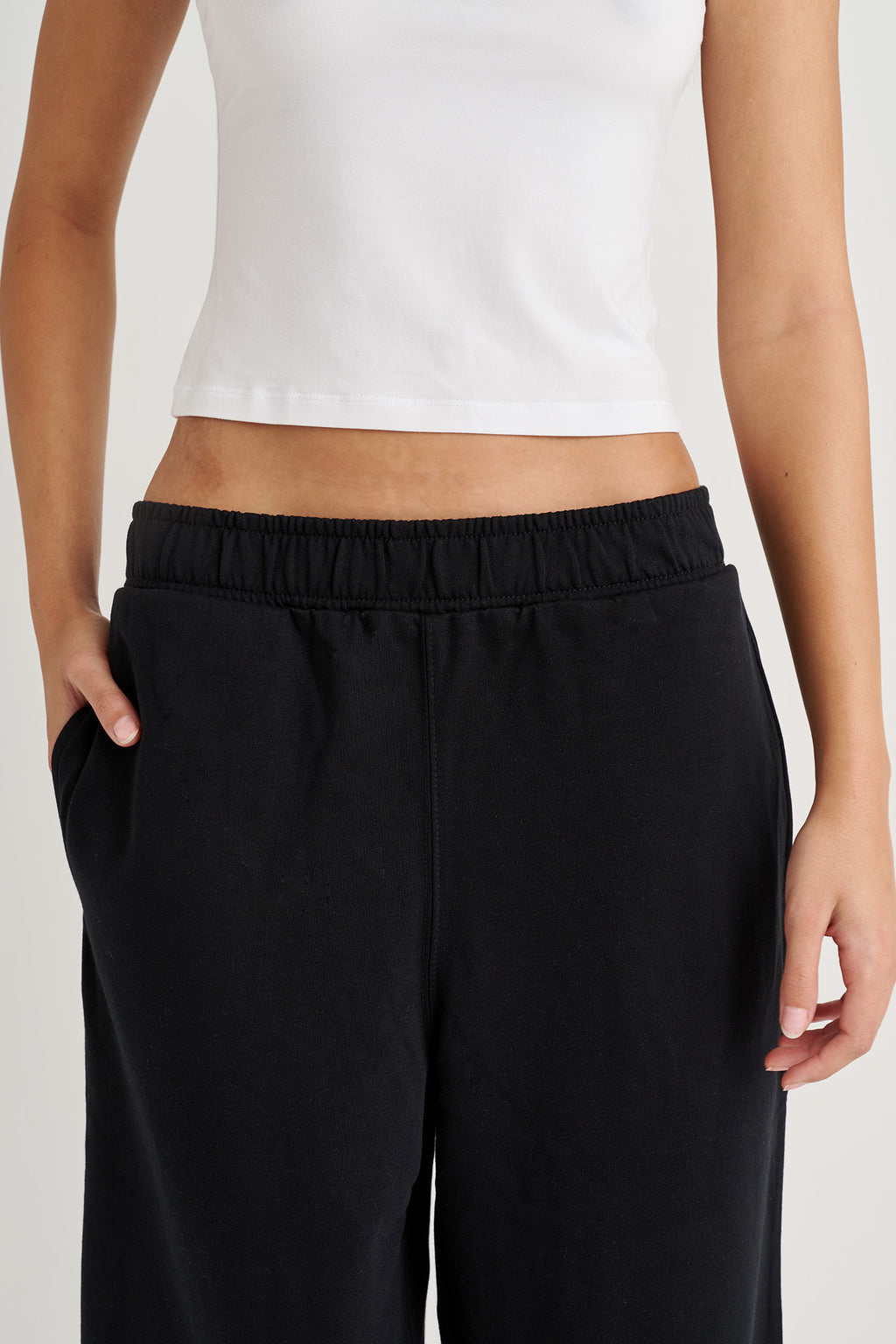WEEKEND PANT